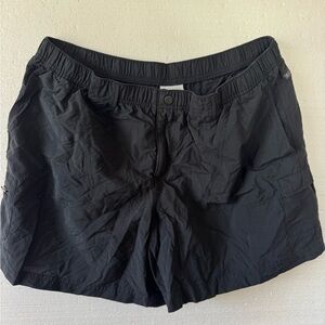 Columbia men’s  Black Cargo Shorts